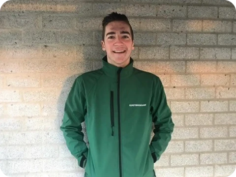 Verkoopadviseur Josh Luickx Kunstgrasgigant